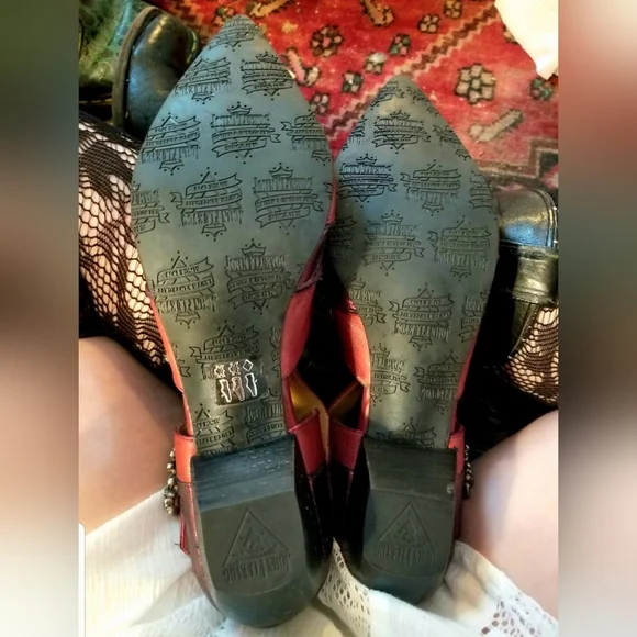 John Fluevog Red Maryjane's - Picture 5 of 10